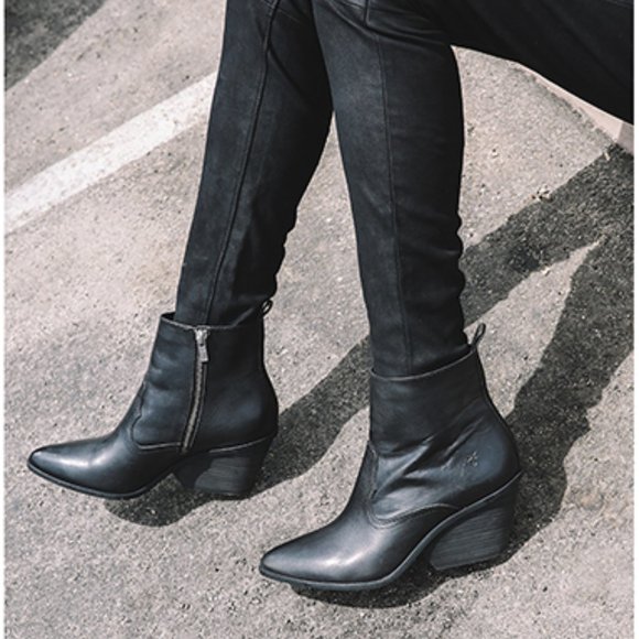 Frye Amado Wedge Cognac Leather Pointy Toe Cowboy Pull On Wood Heeled Ankle Boot - Picture 2 of 16